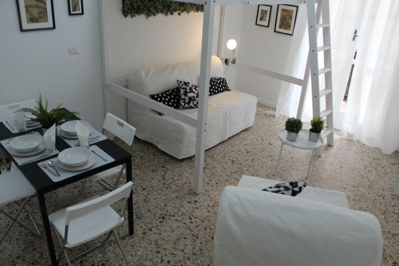 Apartment Anacreonte 7 *