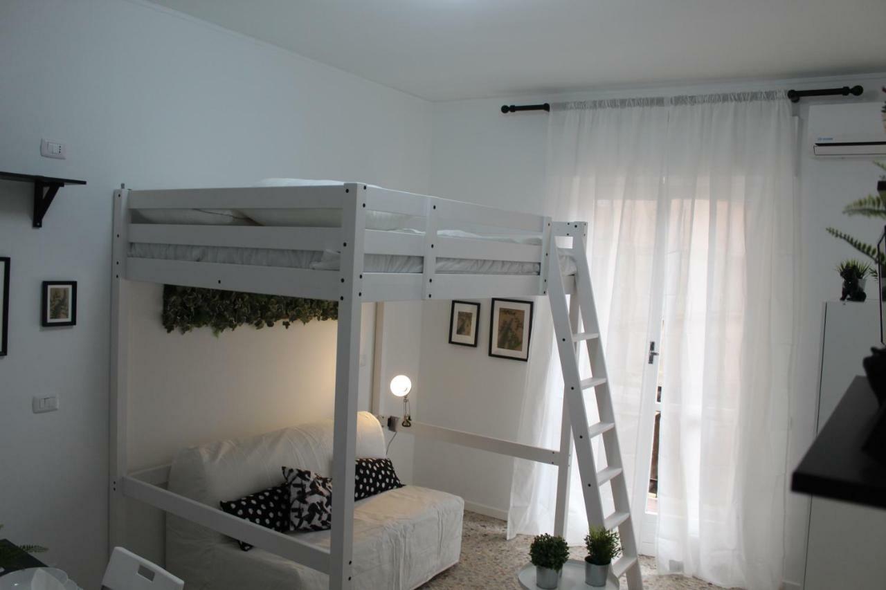 Apartment Anacreonte 7 *