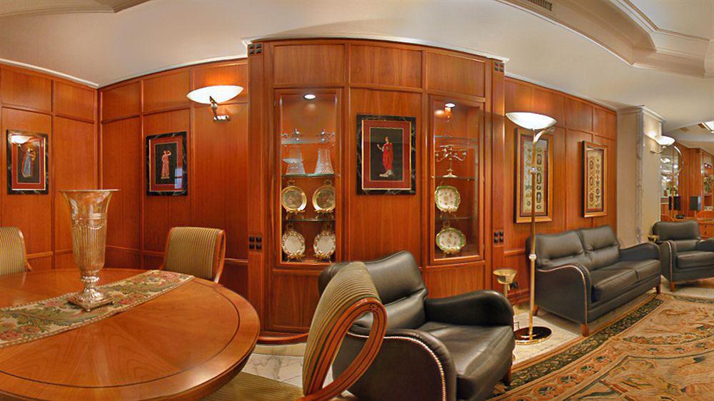 Capitol Hotel 4*